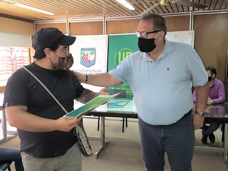 Tras 5 años, familias recibieron las actas de toma de posesión de sus terrenos