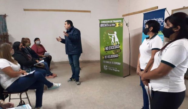 Charlas de educación vial en barrio El Sauce Charlas de educación vial en barrio El Sauce