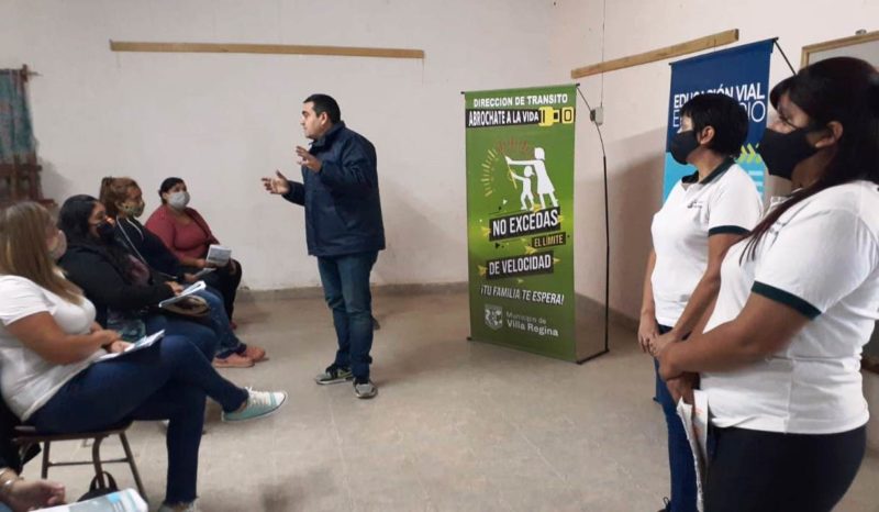 Charlas de educación vial en barrio El Sauce