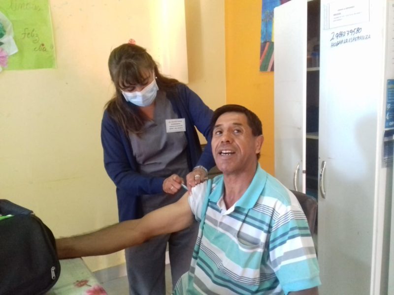 COVID-19: se aplicó la segunda dosis en hogares de adultos mayores