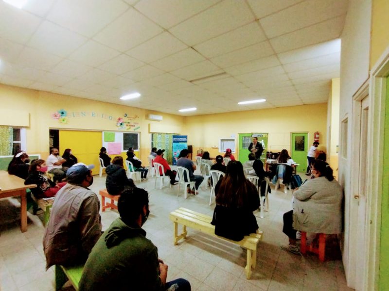 Vecinos de El Sauce y Frutillar I y II participan de las charlas de educación vial