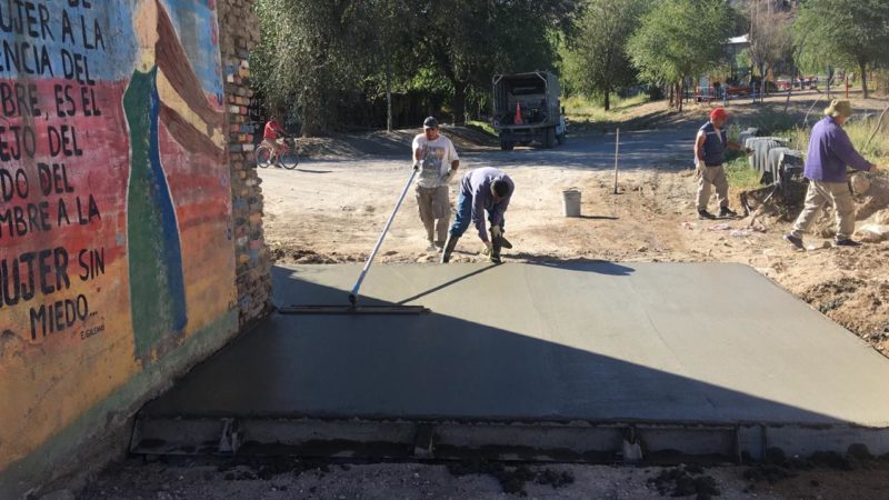 Se encuentra cortado uno de los accesos a barrio El Sauce