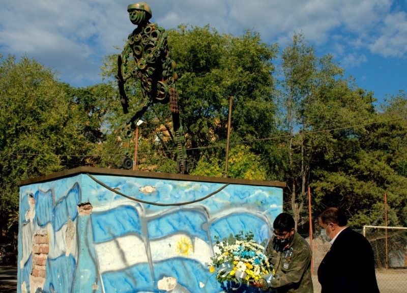 Homenaje a los veteranos y caídos en la Guerra de Malvinas