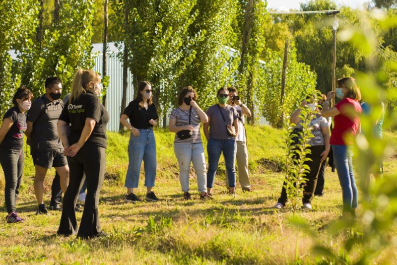 Vecinos del Alto Valle recorrieron el circuito productivo de la sidra