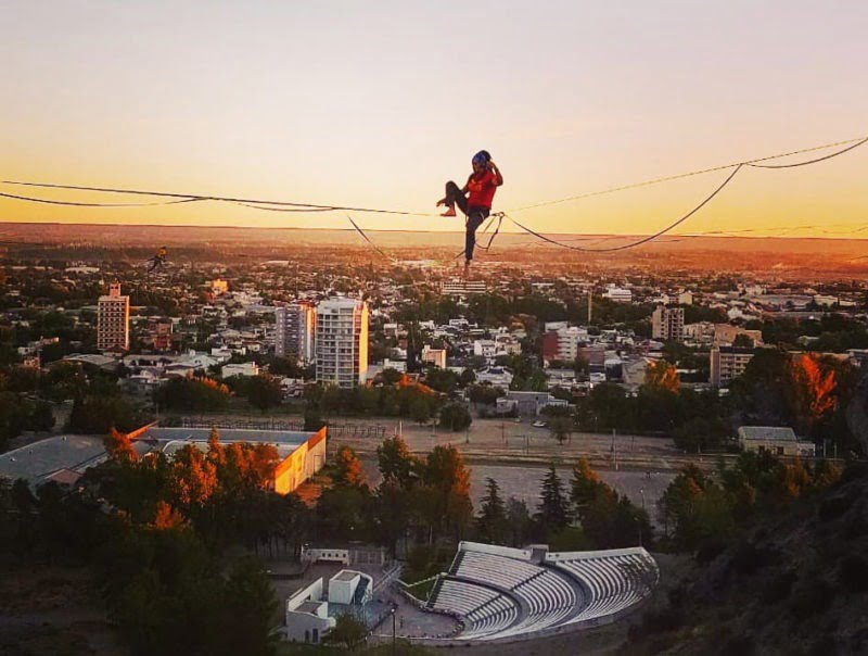 HIGHLINE: DEPORTE, TURISMO Y MUCHAS COSAS MÁS