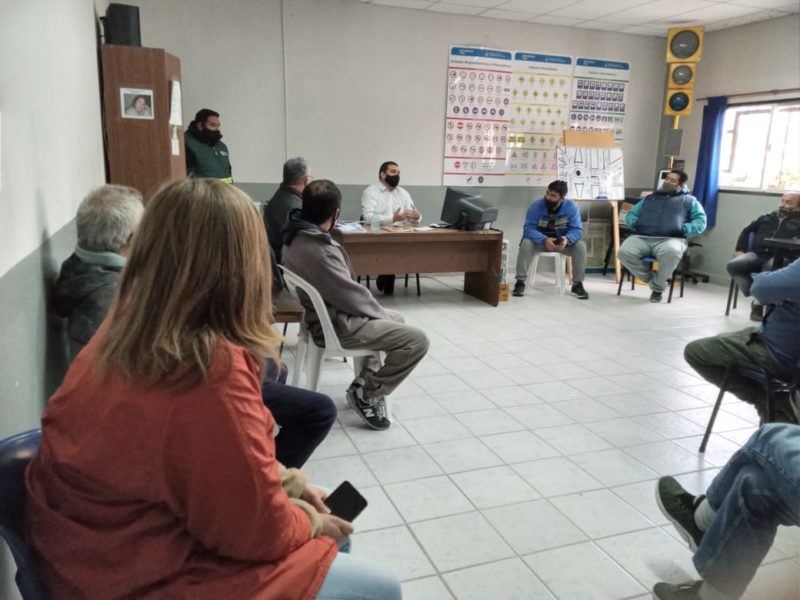 Reunión con dueños de taxis para informar medidas en el marco de las restricciones
