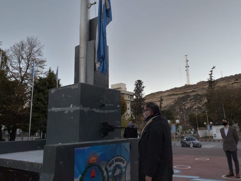 Izamiento del Pabellón Nacional
