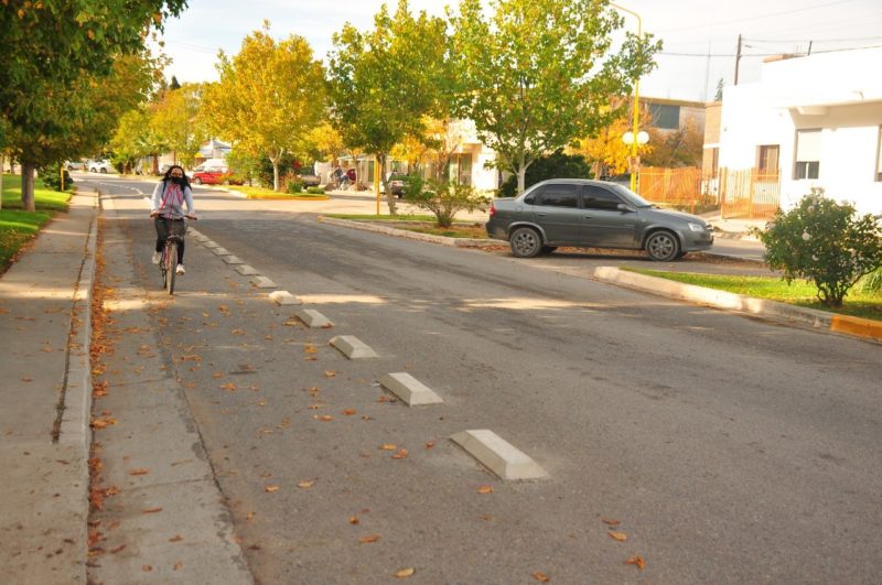 Se comenzó con el trabajo en el cordón cuneta de calle Libertad