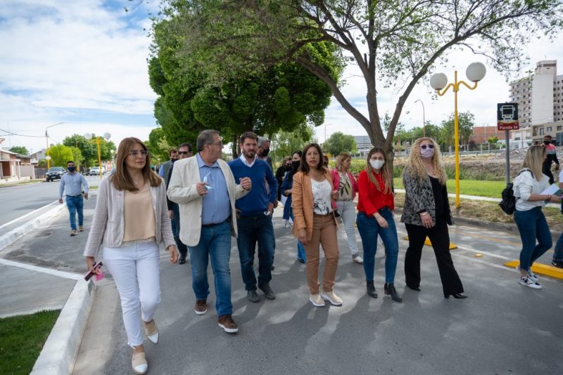 La Comisaría de la Familia y la renovada calle Libertad, oficialmente inauguradas