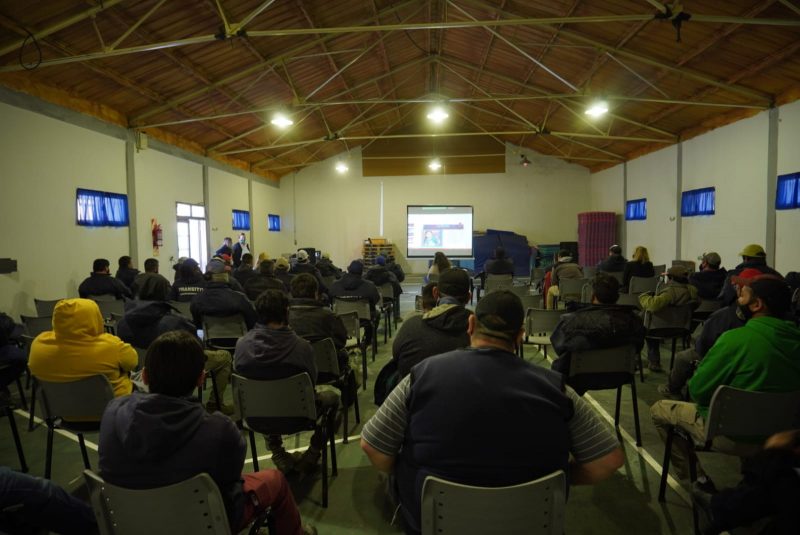 Personal municipal se capacita sobre la ley Micaela