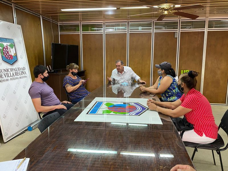 Orazi recibió a vecinos de La Graava para avanzar en mejorar el servicio eléctrico domiciliario