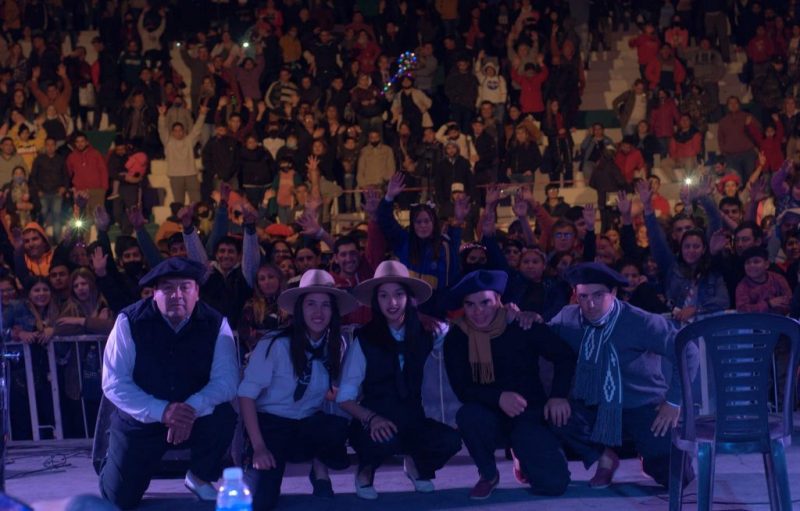 Con un anfiteatro a pleno, Regina comenzó a festejar su cumpleaños